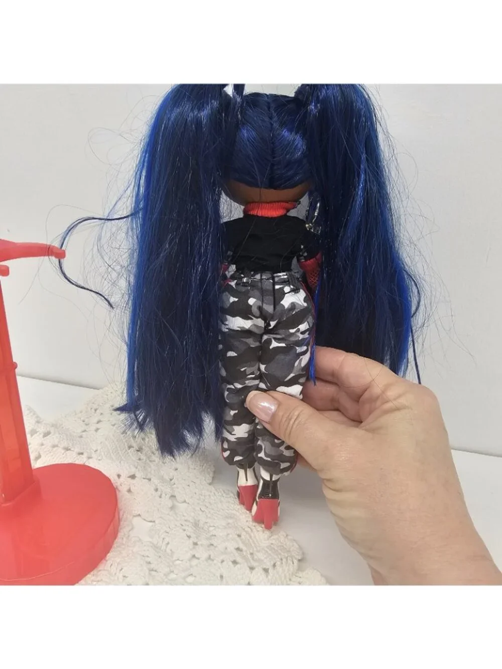 LOL Surprise OMG Downtown B.B. Fashion Doll Blue Hair Camo Outfit MGA
